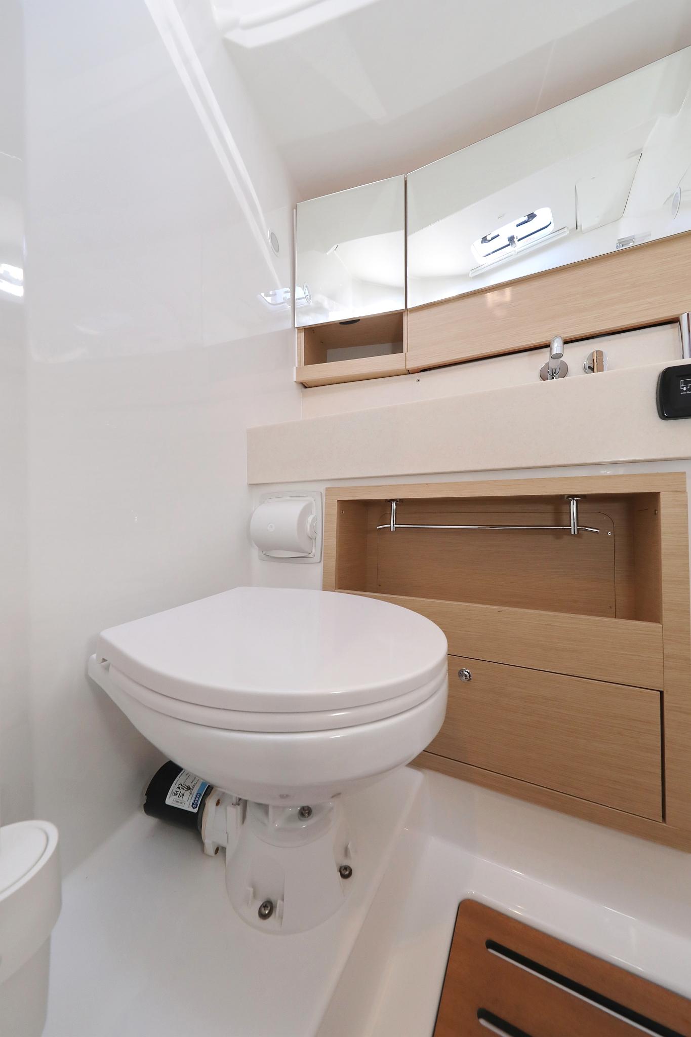 Dufour 530 - 5 + 1 cab., picture 37