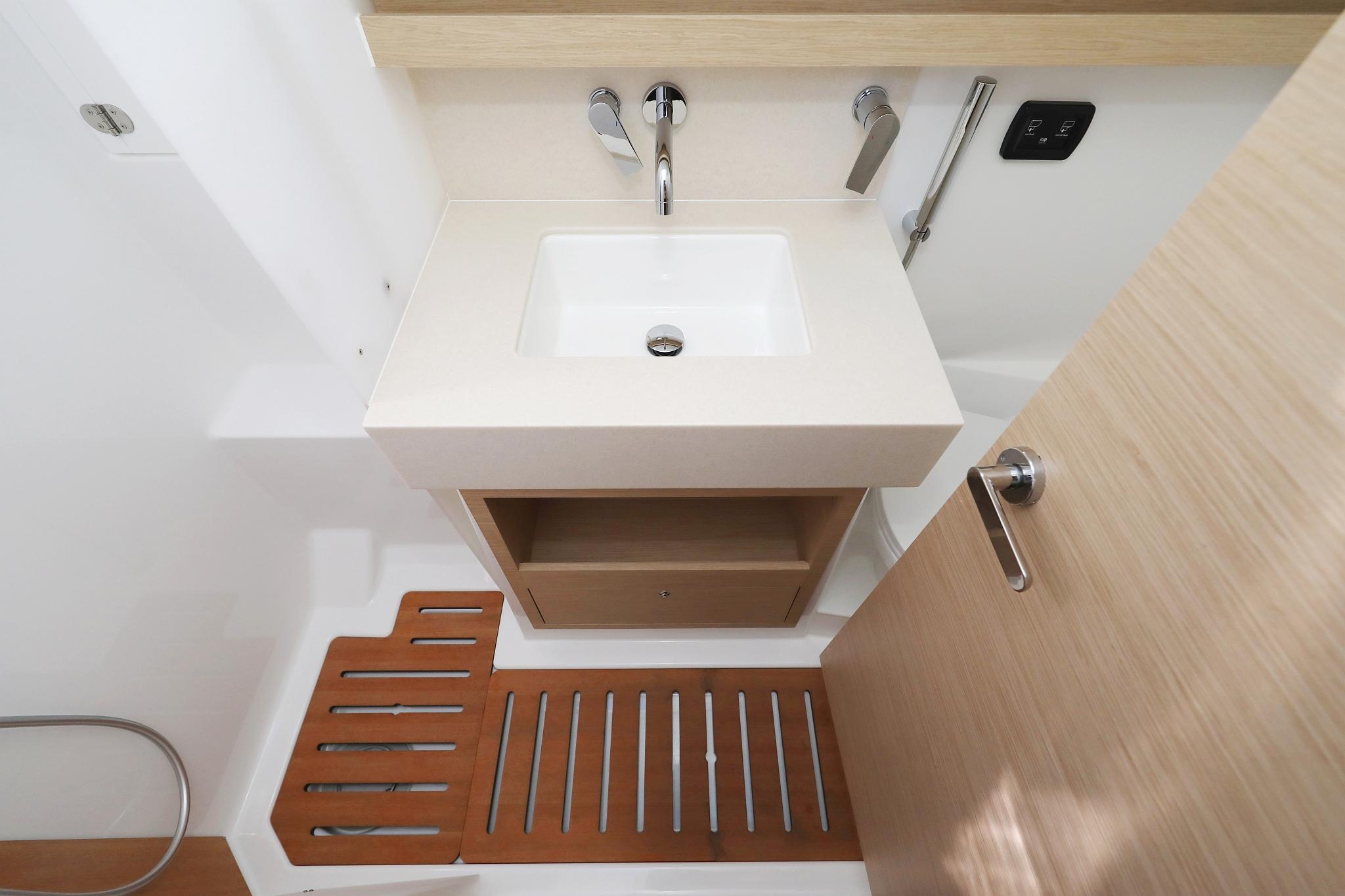 Dufour 530 - 5 + 1 cab., picture 38