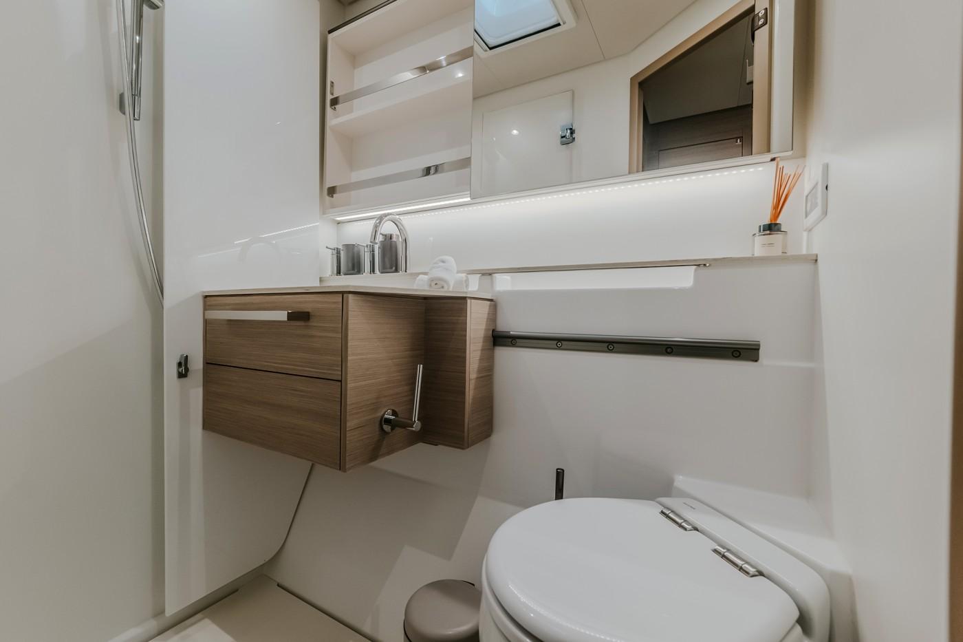 Lagoon 55 - 5 + 2 cab., picture 33