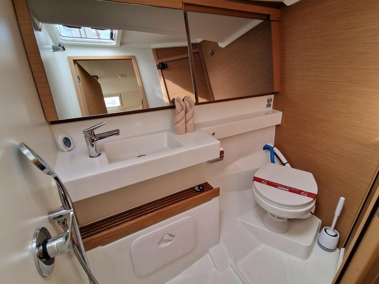 Sun Odyssey 440 - 4 cab., picture 18