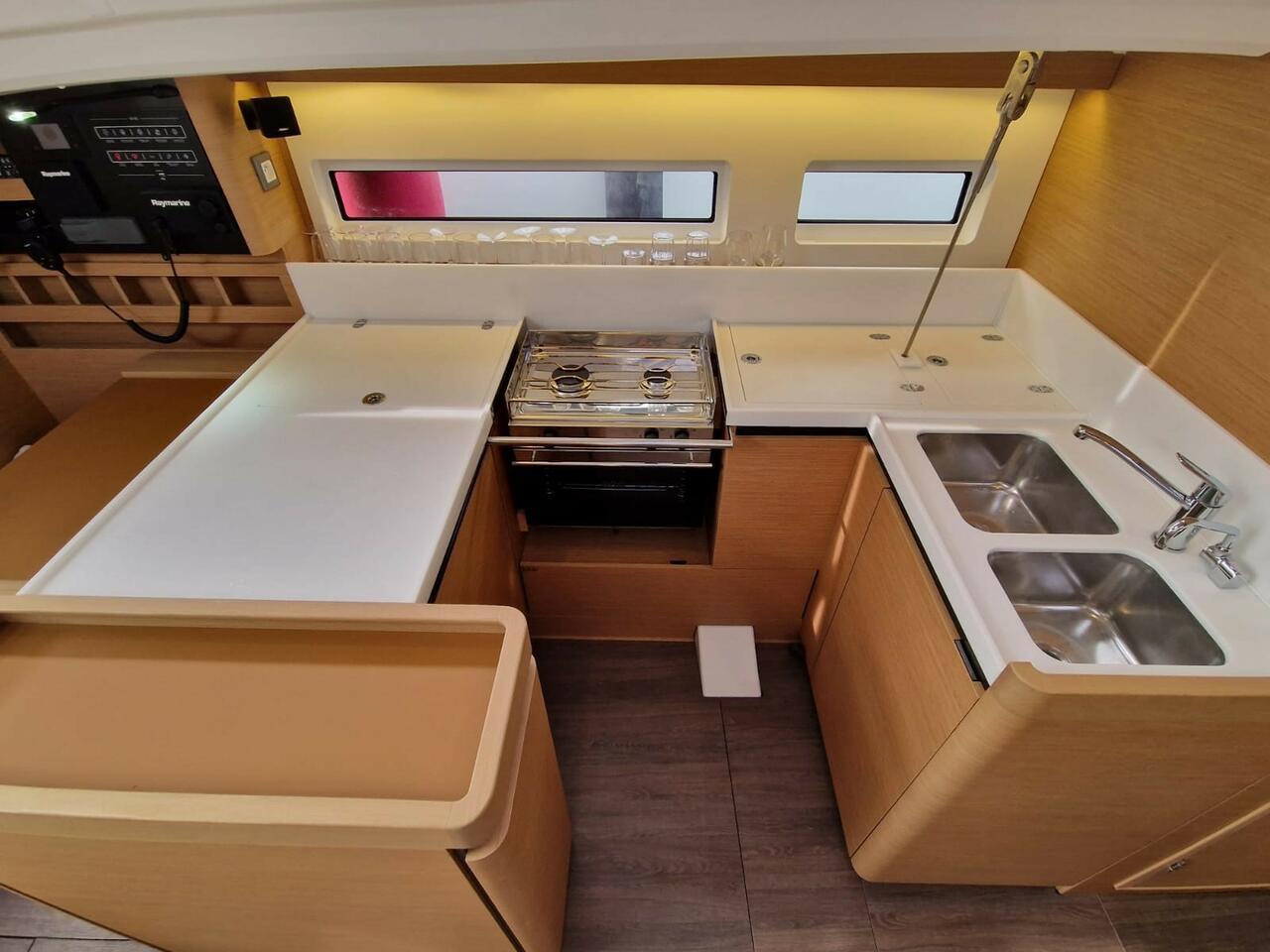 Sun Odyssey 440 - 4 cab., picture 4