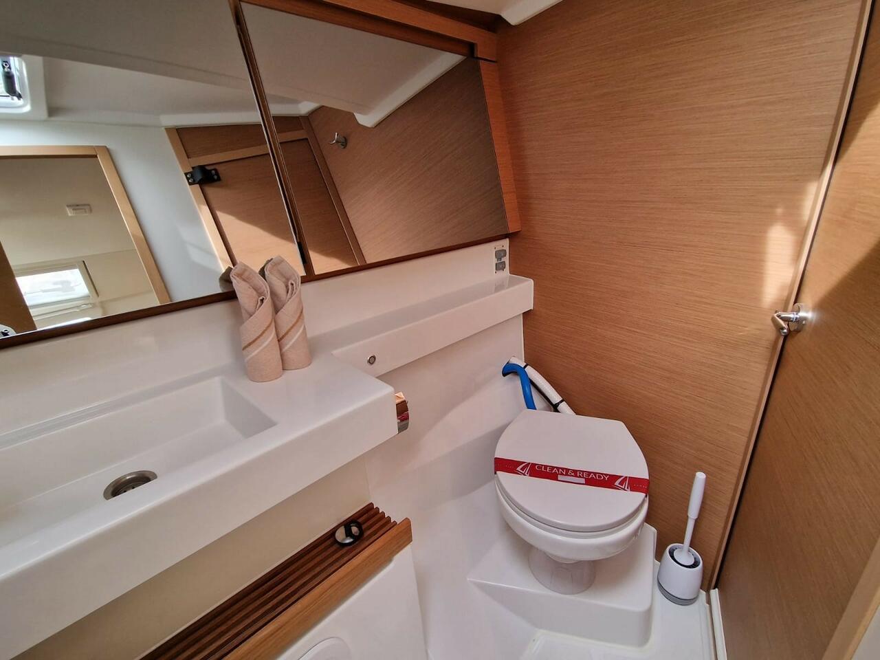 Sun Odyssey 440 - 4 cab., picture 17