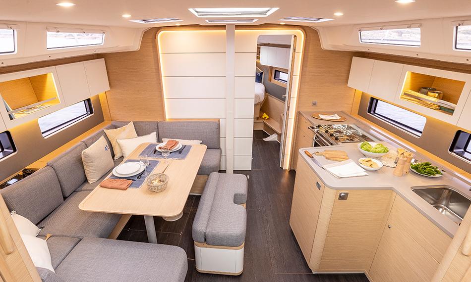 Dufour 41 - 3 cab., picture 5