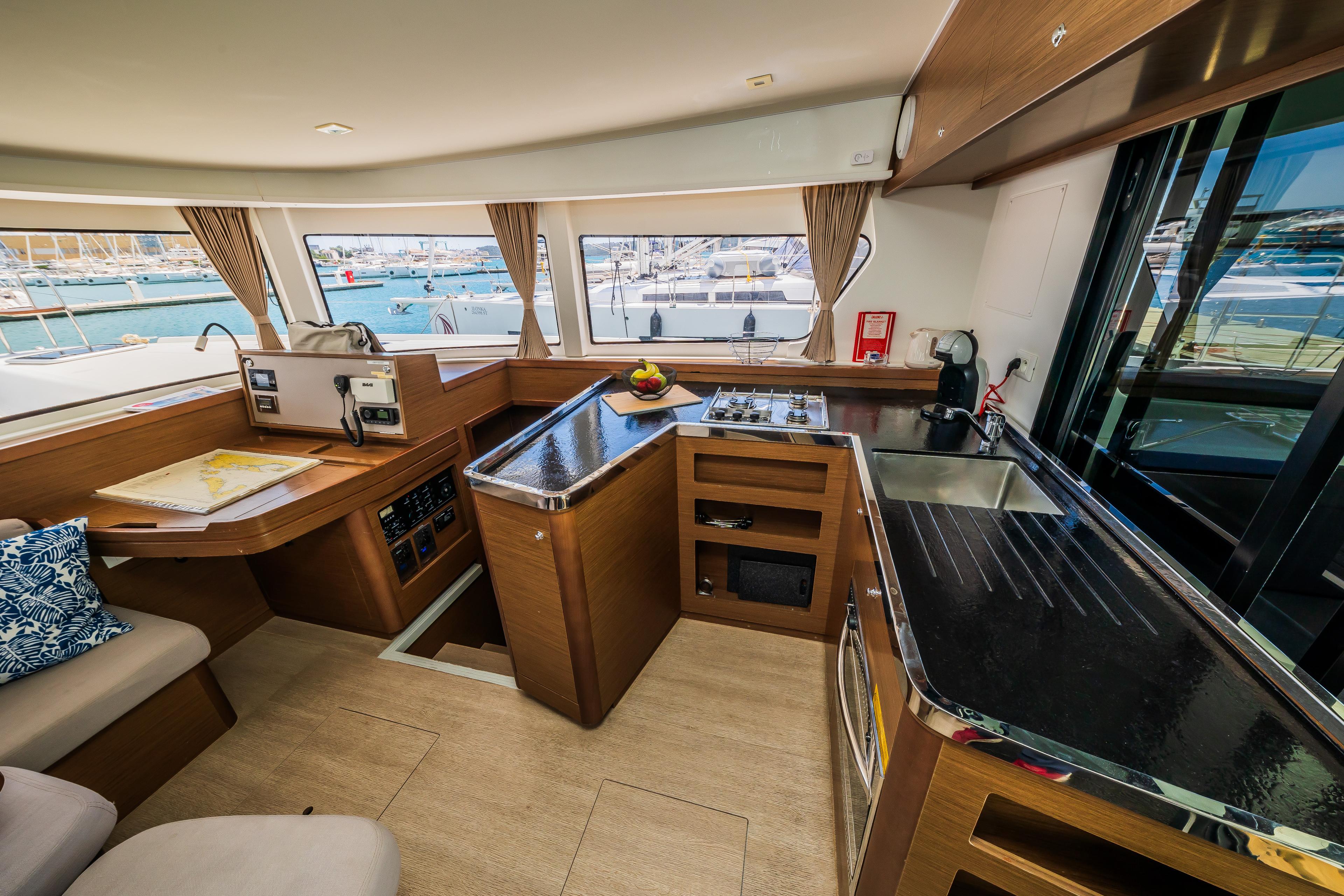 Lagoon 42 - 4 + 2 cab., picture 18