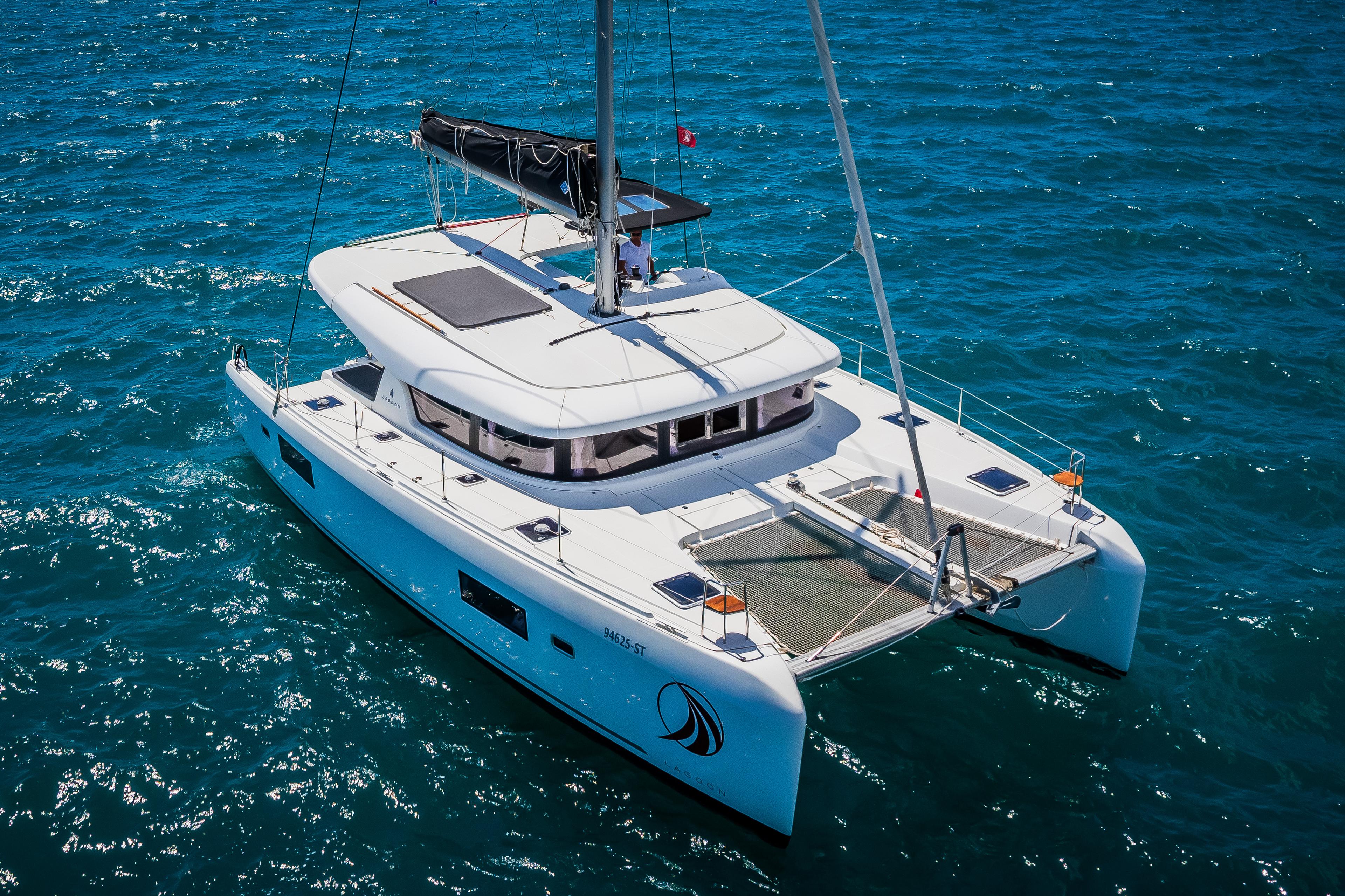 Lagoon 42 - 4 + 2 cab., picture 3