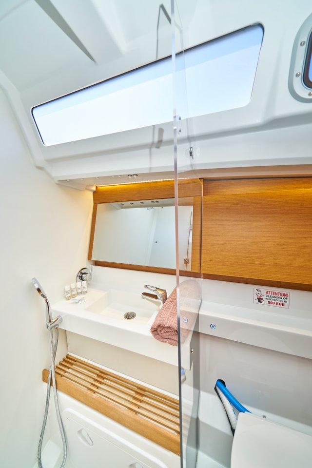 Sun Odyssey 440 - 3 cab., picture 12