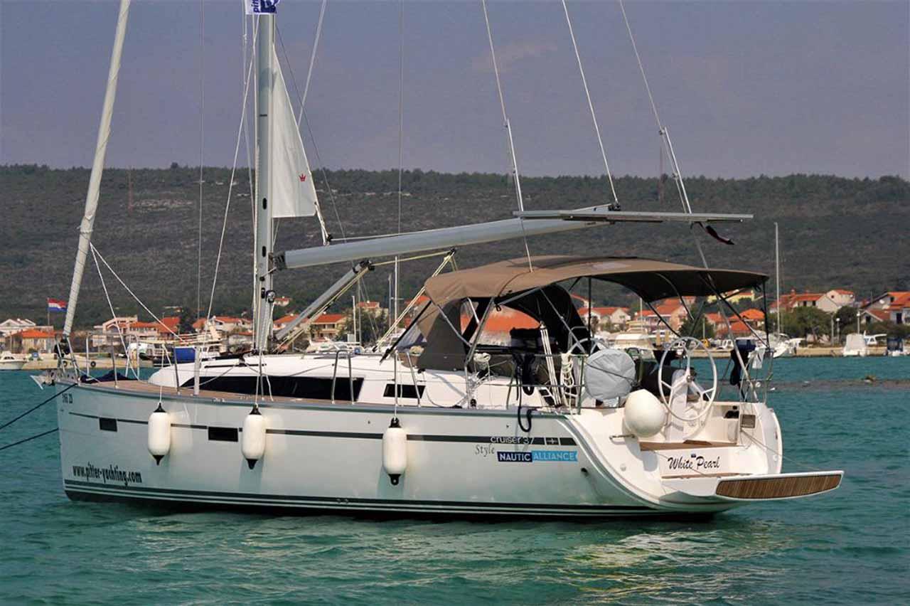 Bavaria Cruiser 37 - 2 cab., picture 1