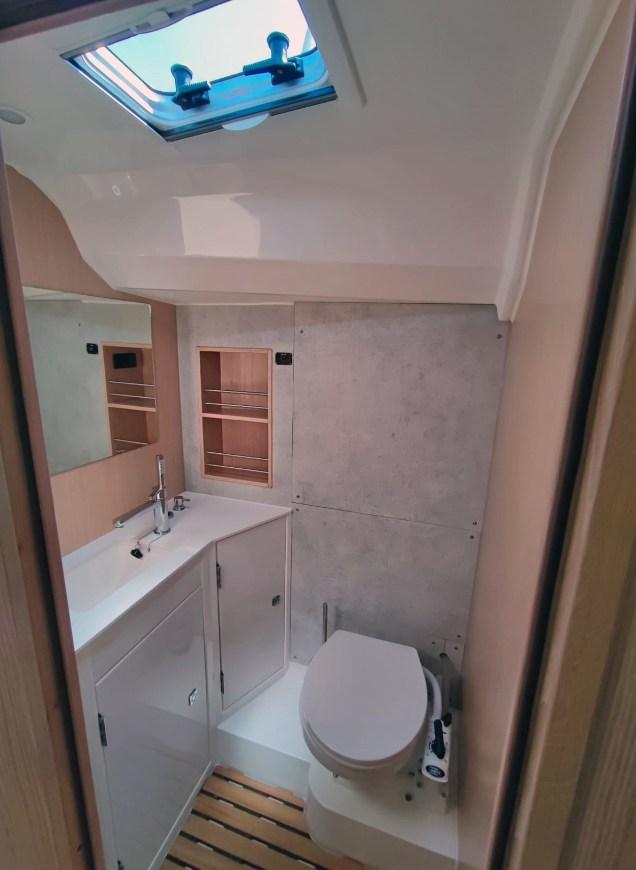 Bavaria C42, picture 23