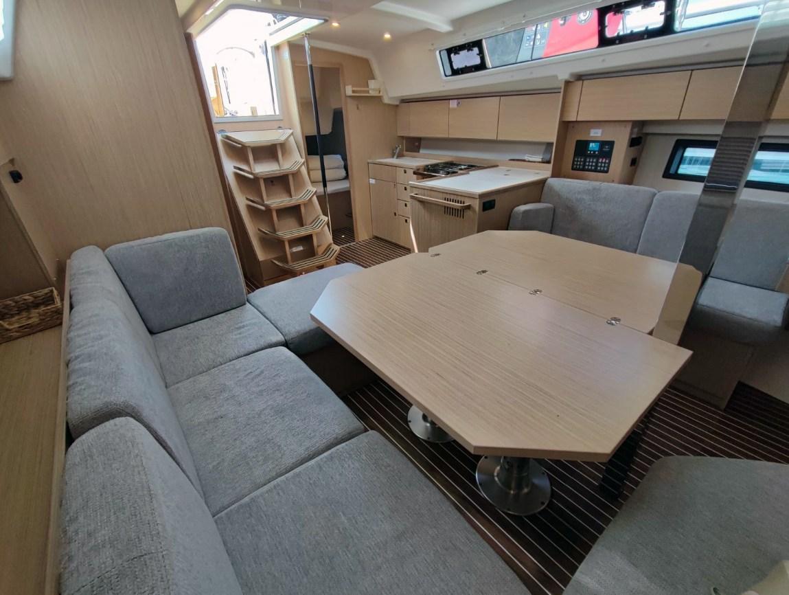 Bavaria C42, picture 11