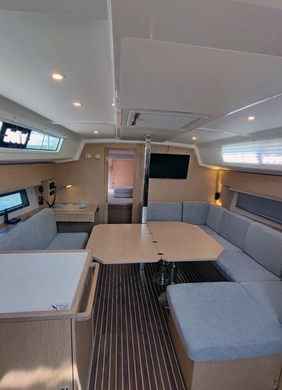 Bavaria C42, picture 12