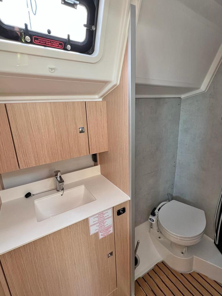 Bavaria C42, picture 17