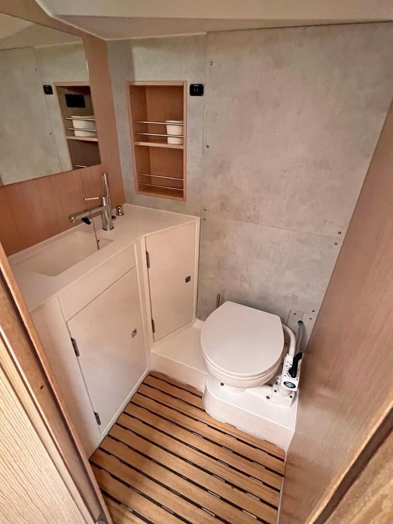 Bavaria C42, picture 18