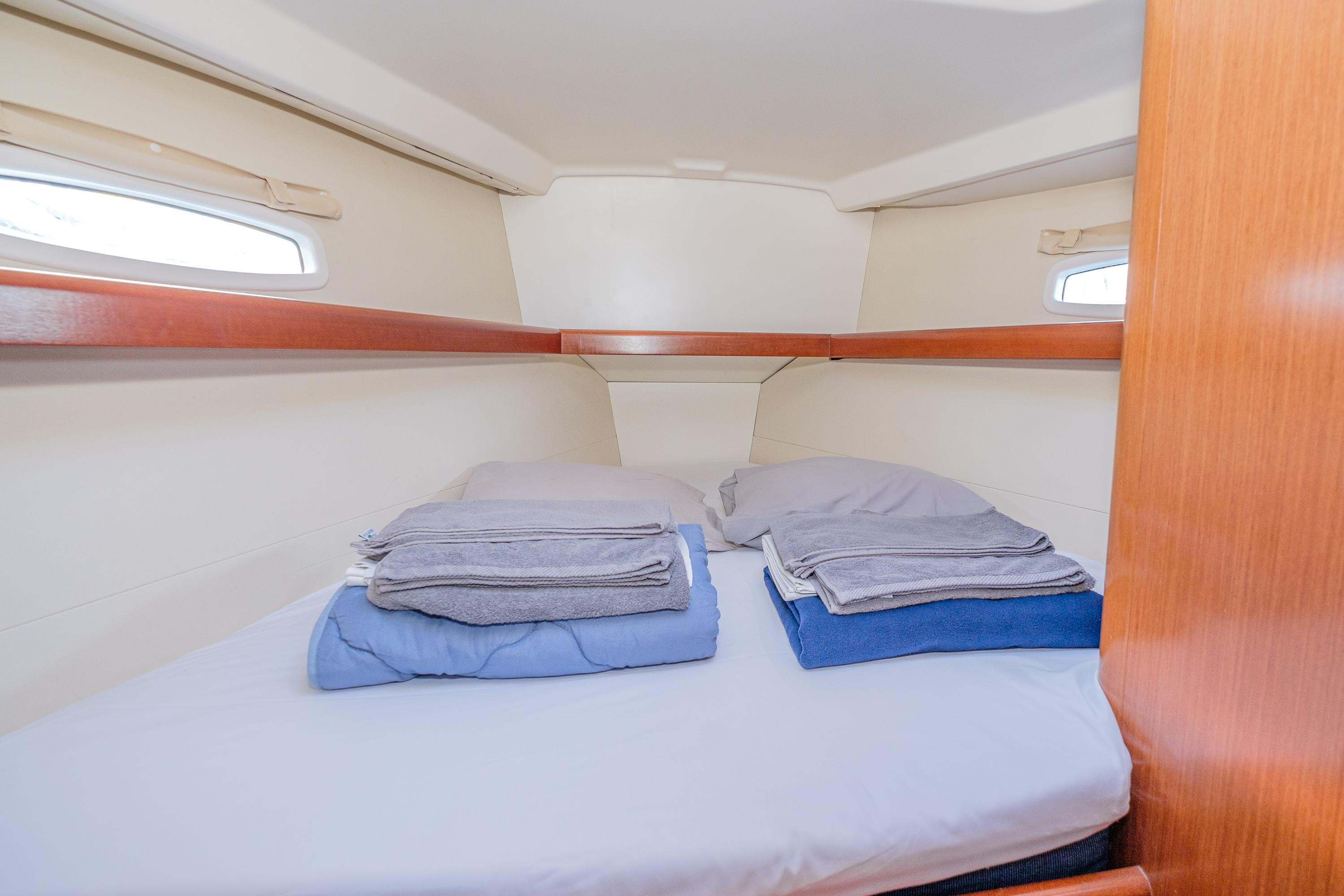 Oceanis 43, picture 10