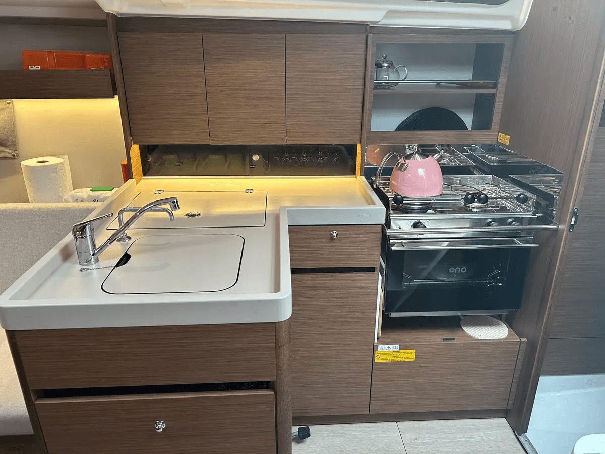 Oceanis 34.1 - 3 cab., picture 8