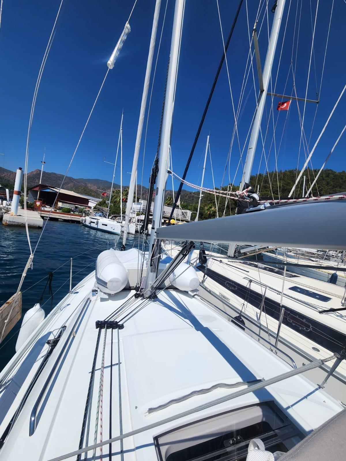 Oceanis 30.1, picture 8