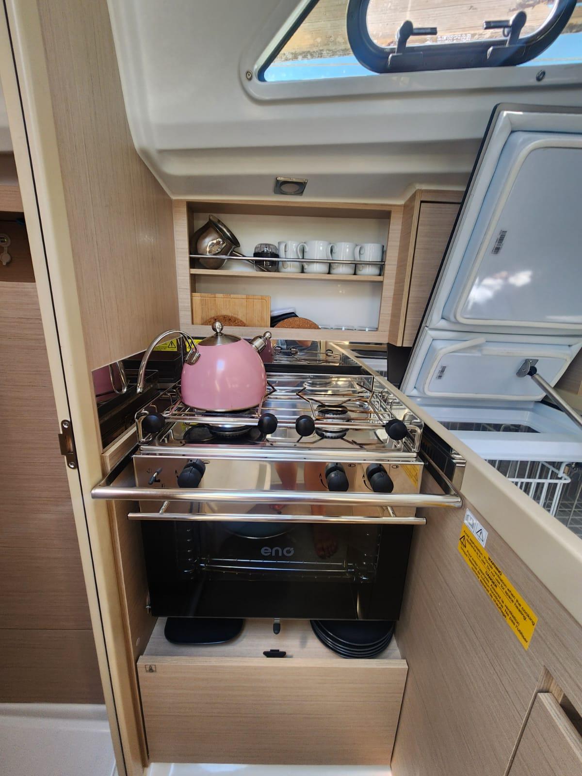 Oceanis 30.1, picture 4