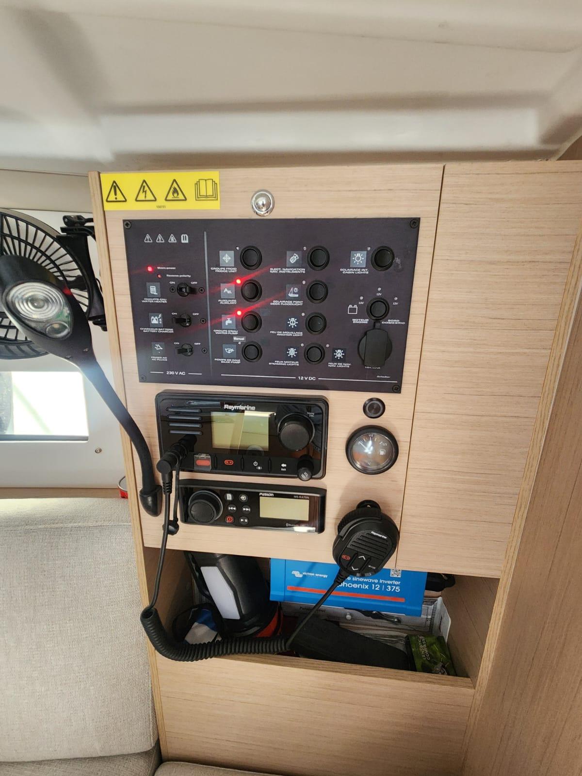 Oceanis 30.1, picture 3