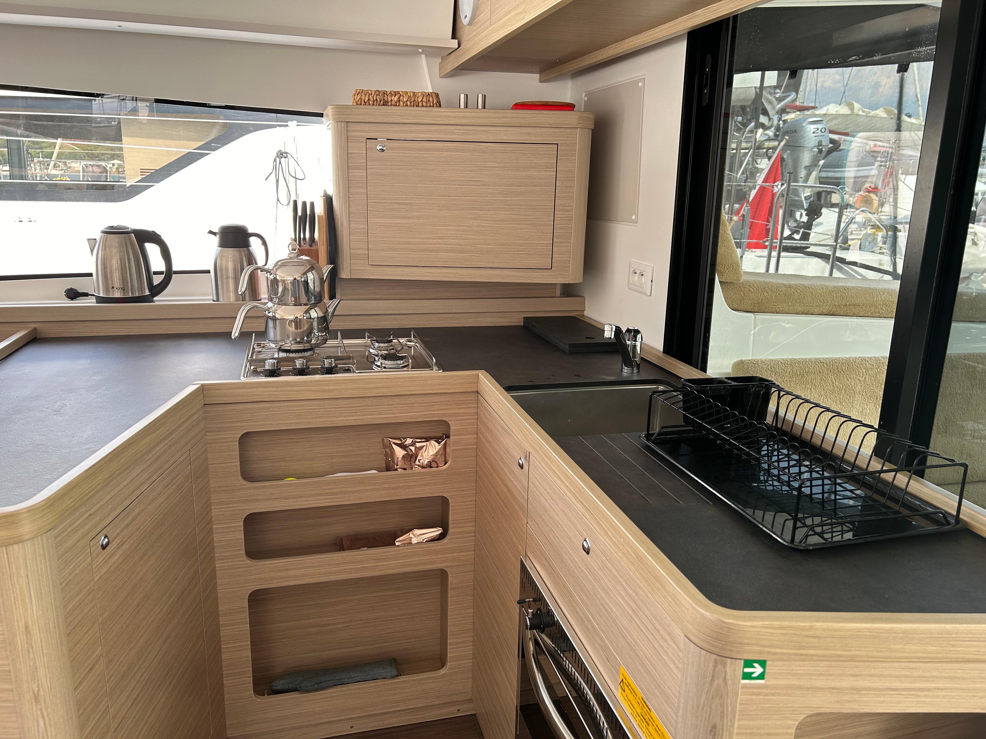 Lagoon 42 - 4 + 1 cab., picture 10