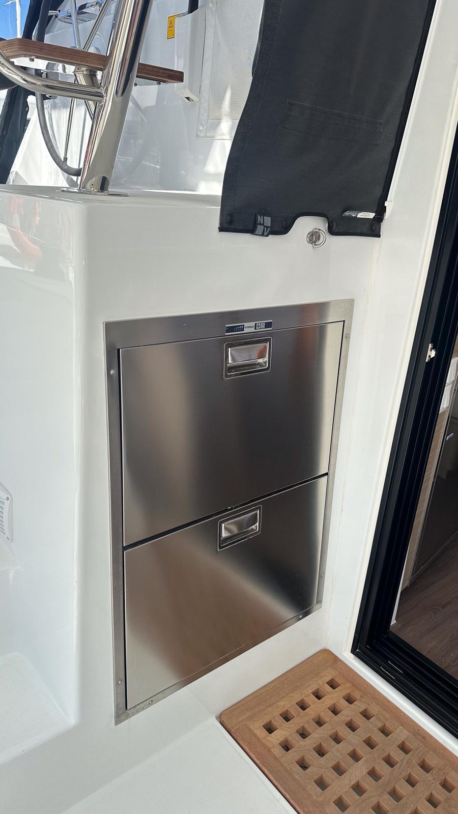 Lagoon 42 - 4 + 1 cab., picture 3