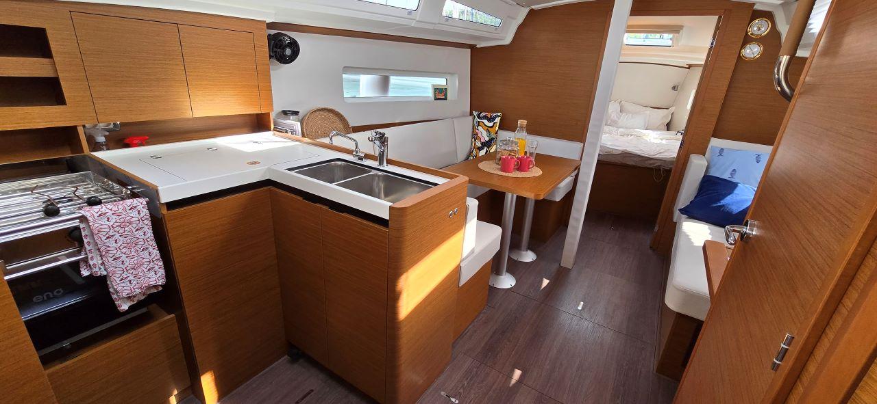 Sun Odyssey 380 - 3 cab., picture 9