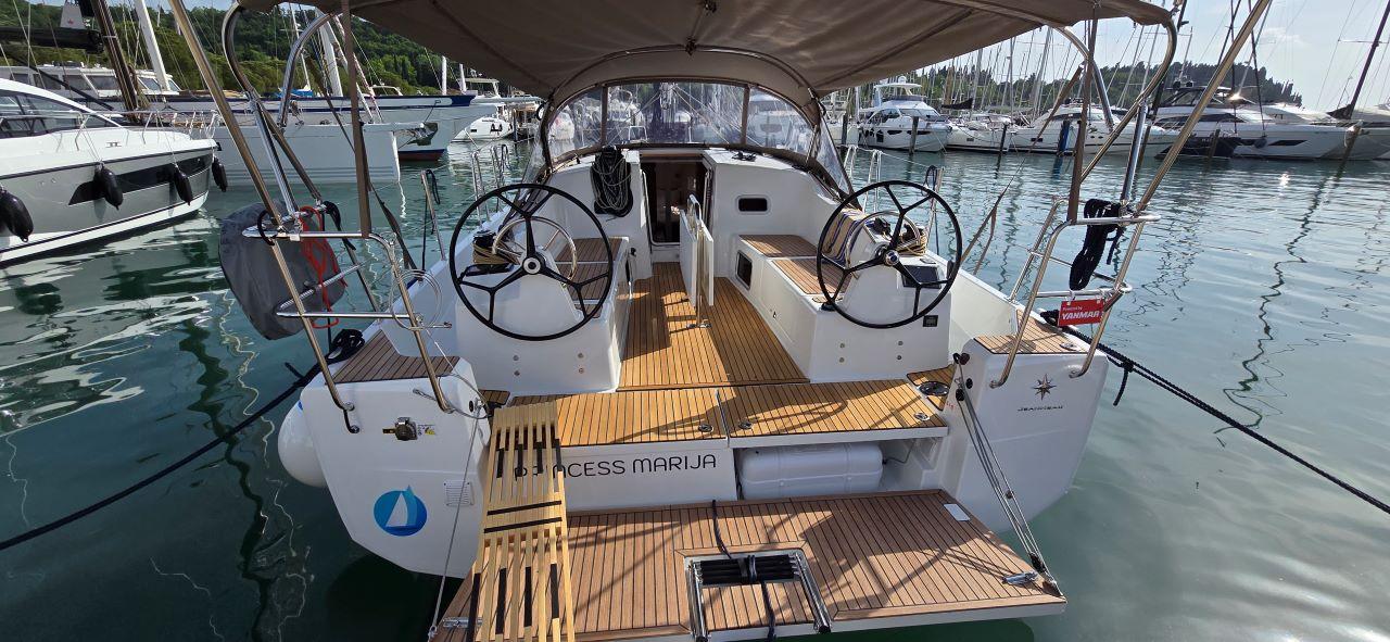 Sun Odyssey 380 - 3 cab., picture 5