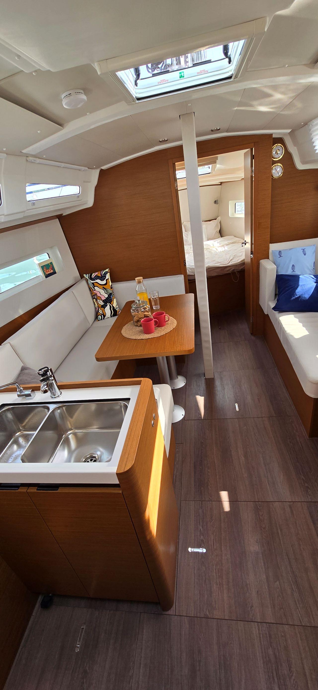 Sun Odyssey 380 - 3 cab., picture 10