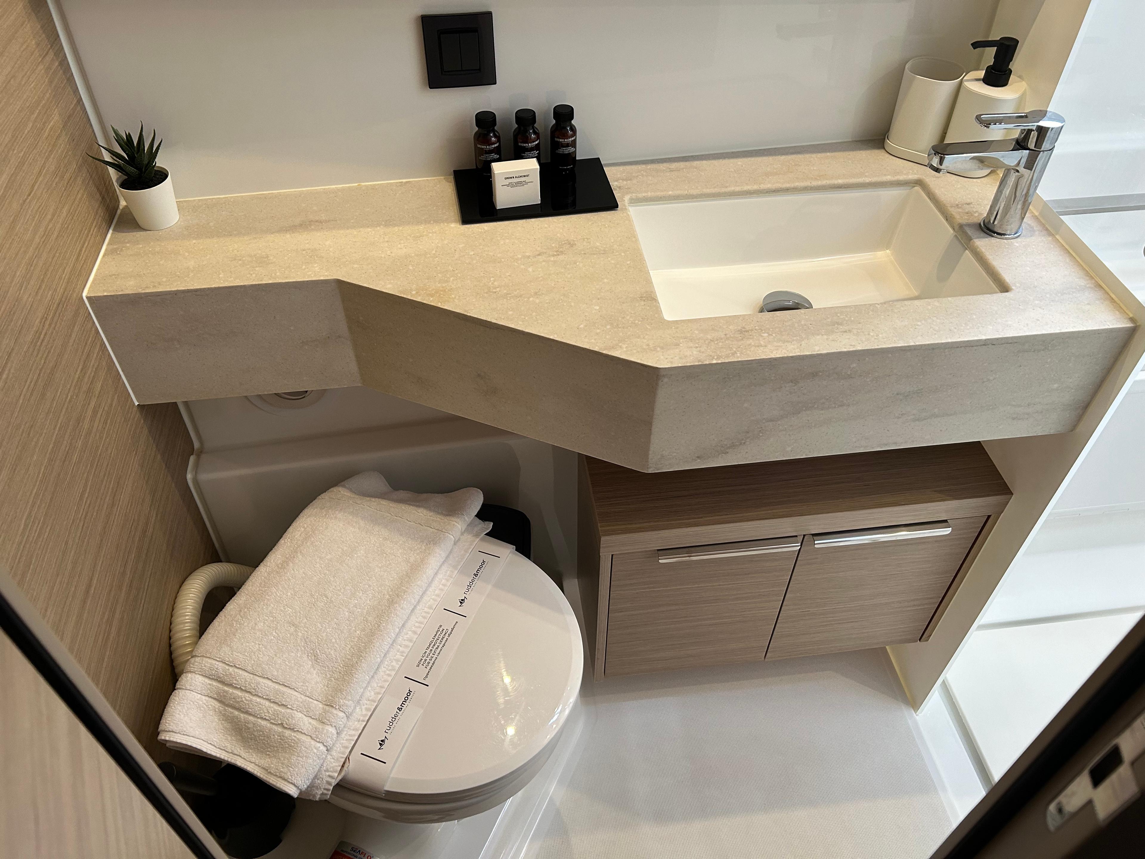 Lagoon 46 - 4 + 1 cab., picture 6