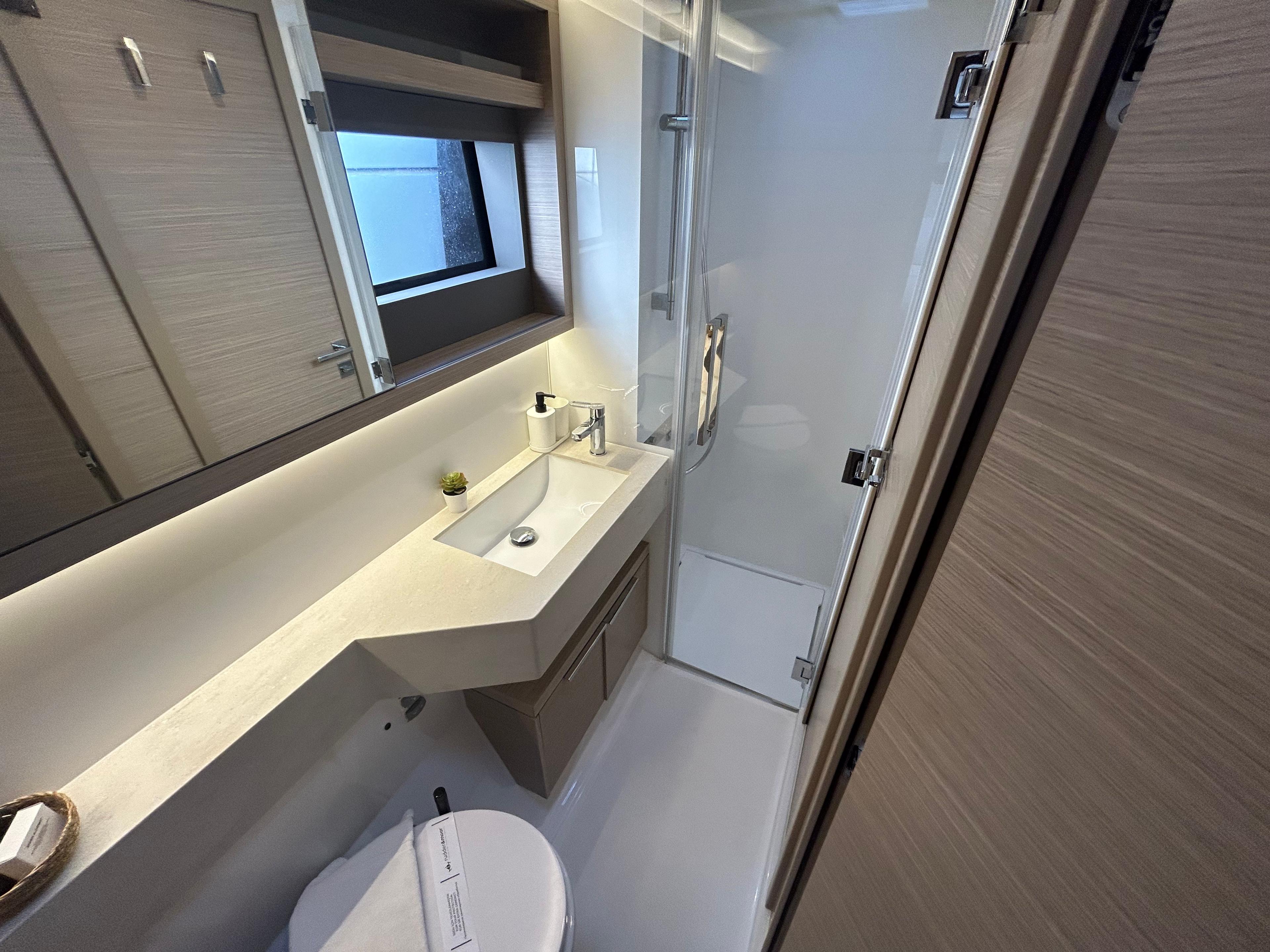 Lagoon 51 - 6 cab., picture 3