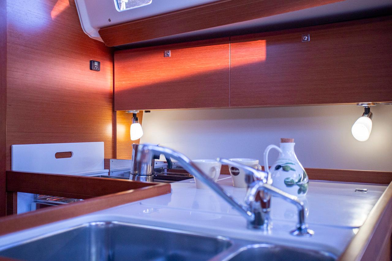 Dufour 360 GL - 3 cab., picture 8