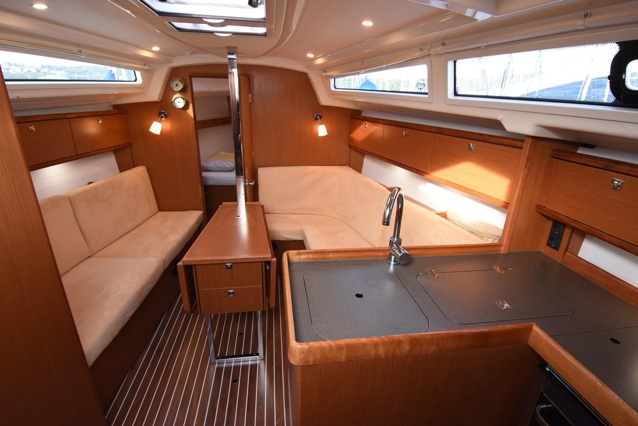 Bavaria Cruiser 34, picture 7