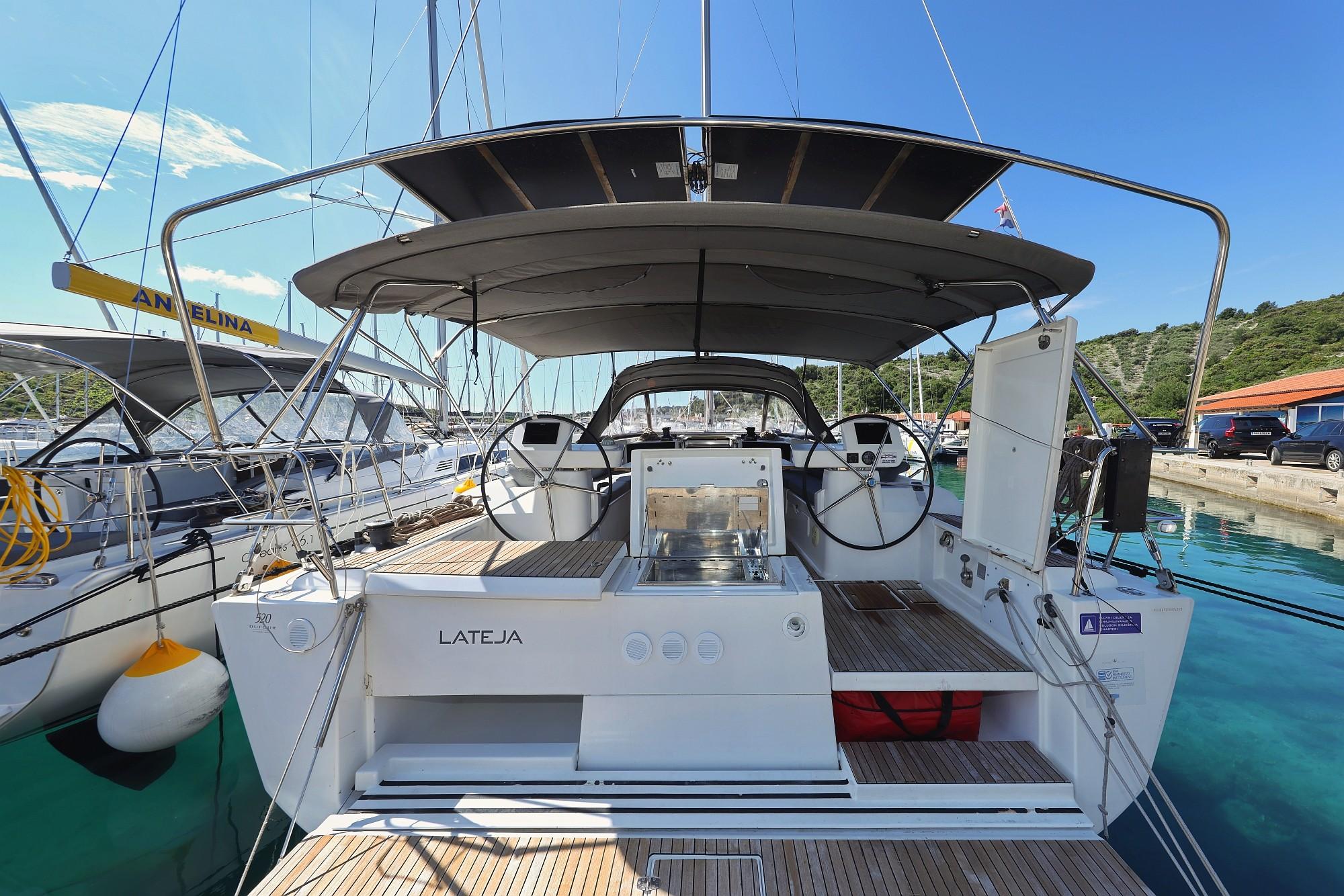 Dufour 520 GL, picture 6