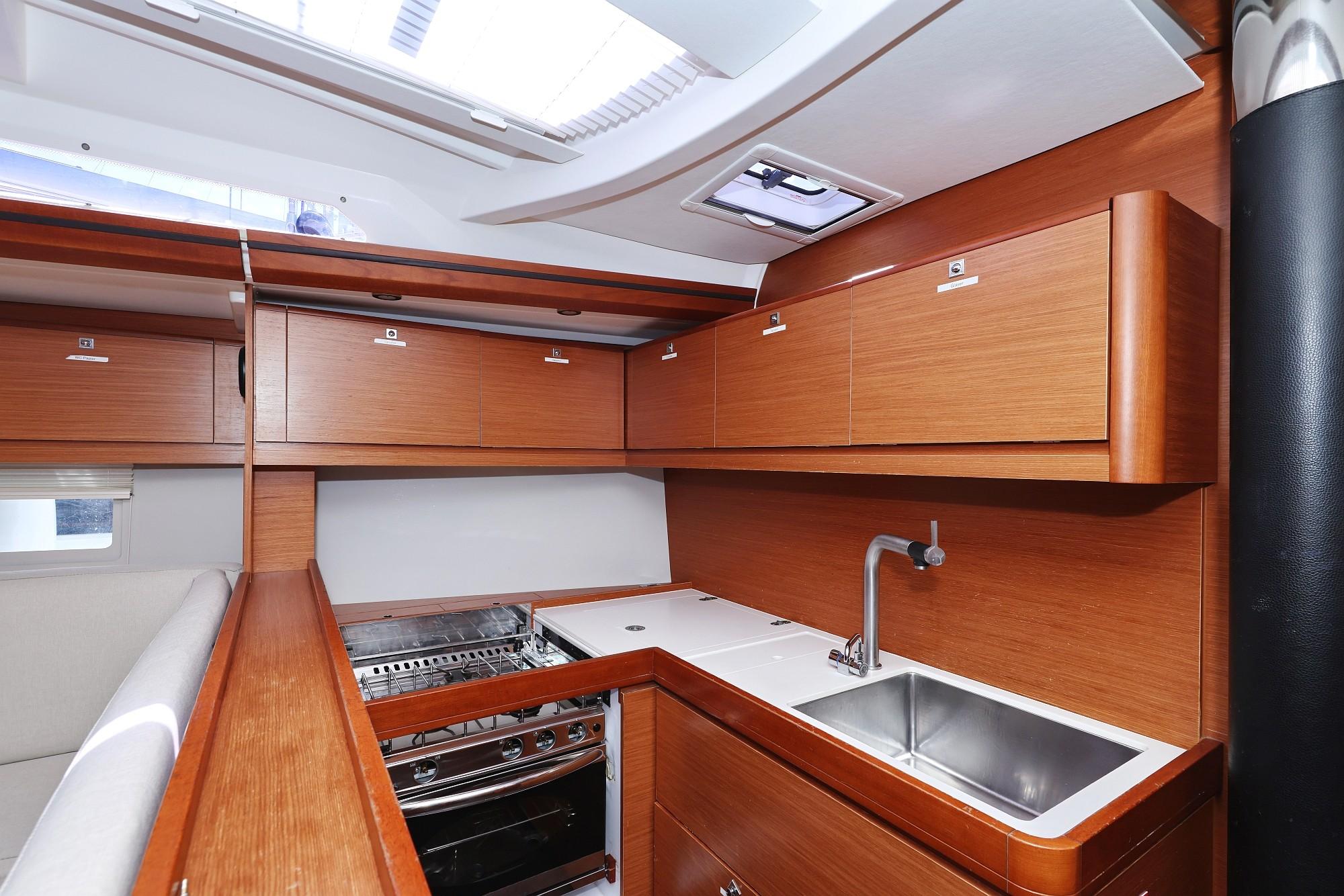 Dufour 520 GL, picture 21