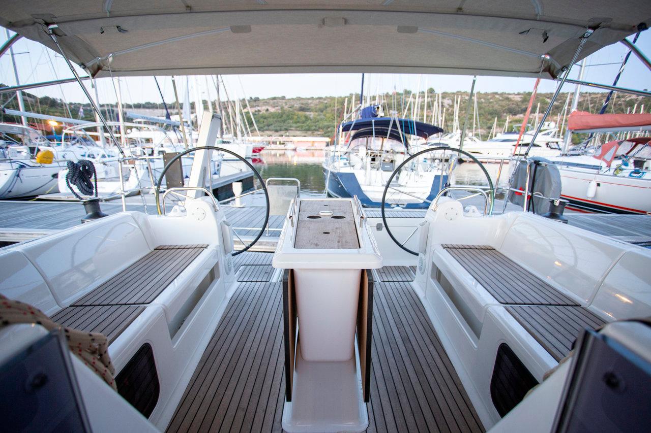 Dufour 412 GL, picture 8