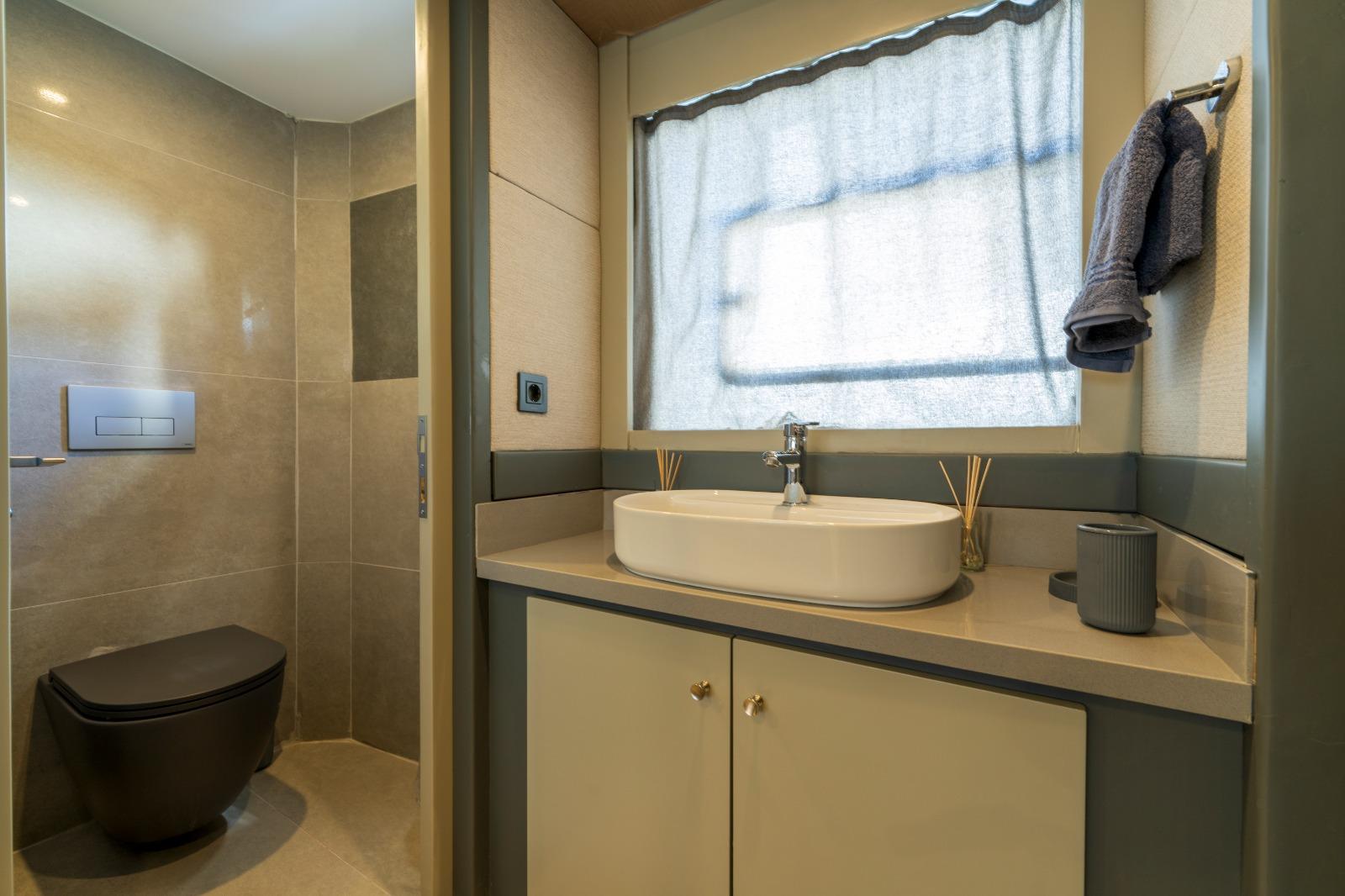 Albatros Explorer, picture 24