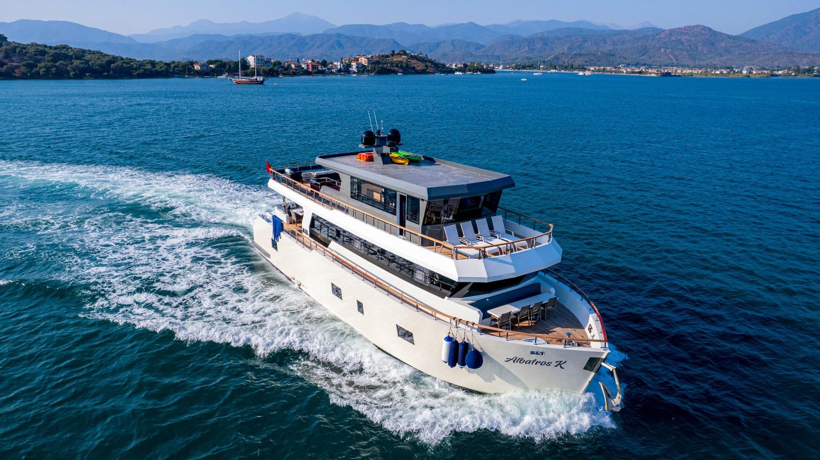 Albatros Explorer, picture 1