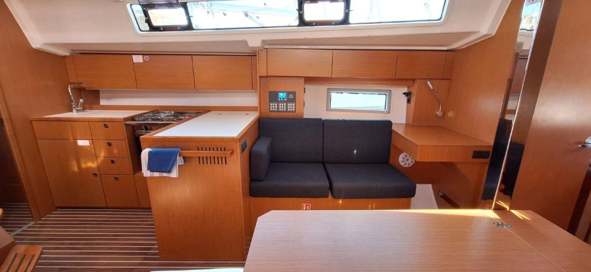 Bavaria C38, picture 9