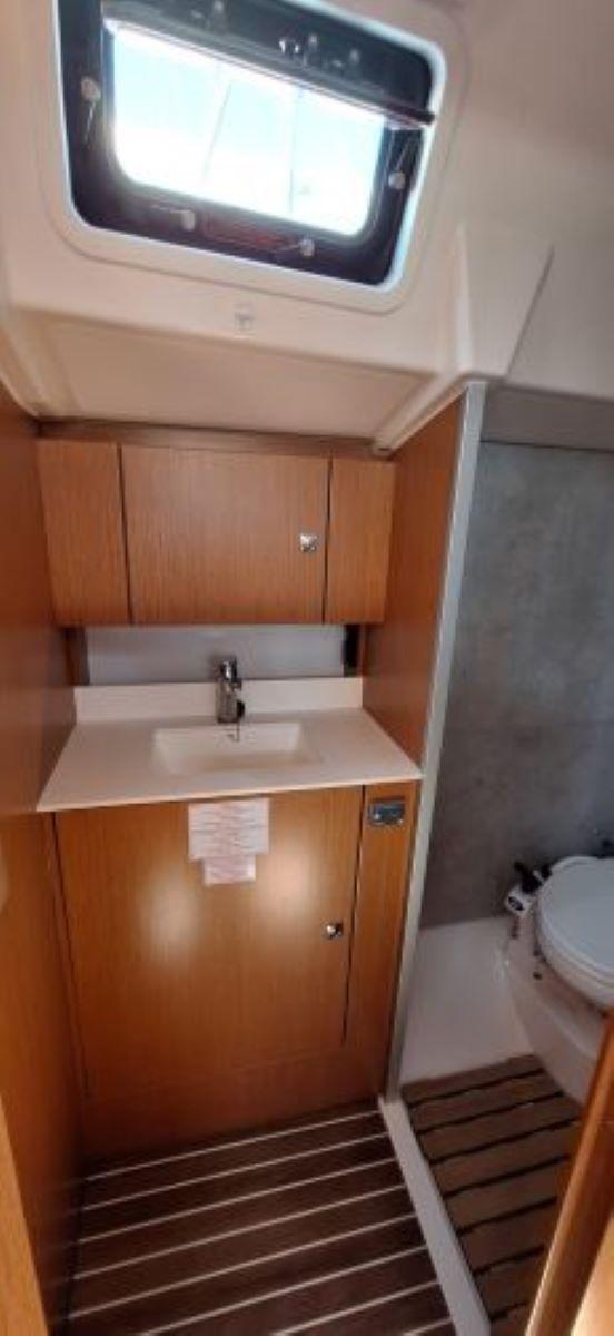 Bavaria C38, picture 14