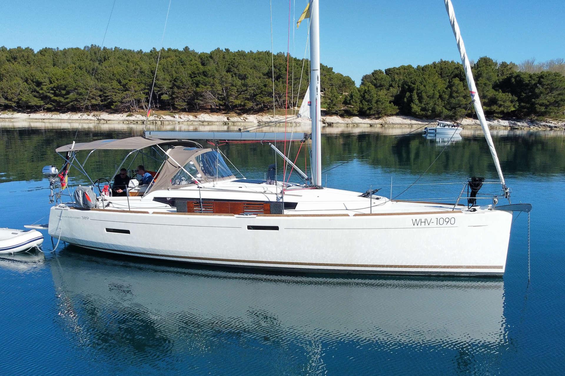 Sun Odyssey 389, picture 1