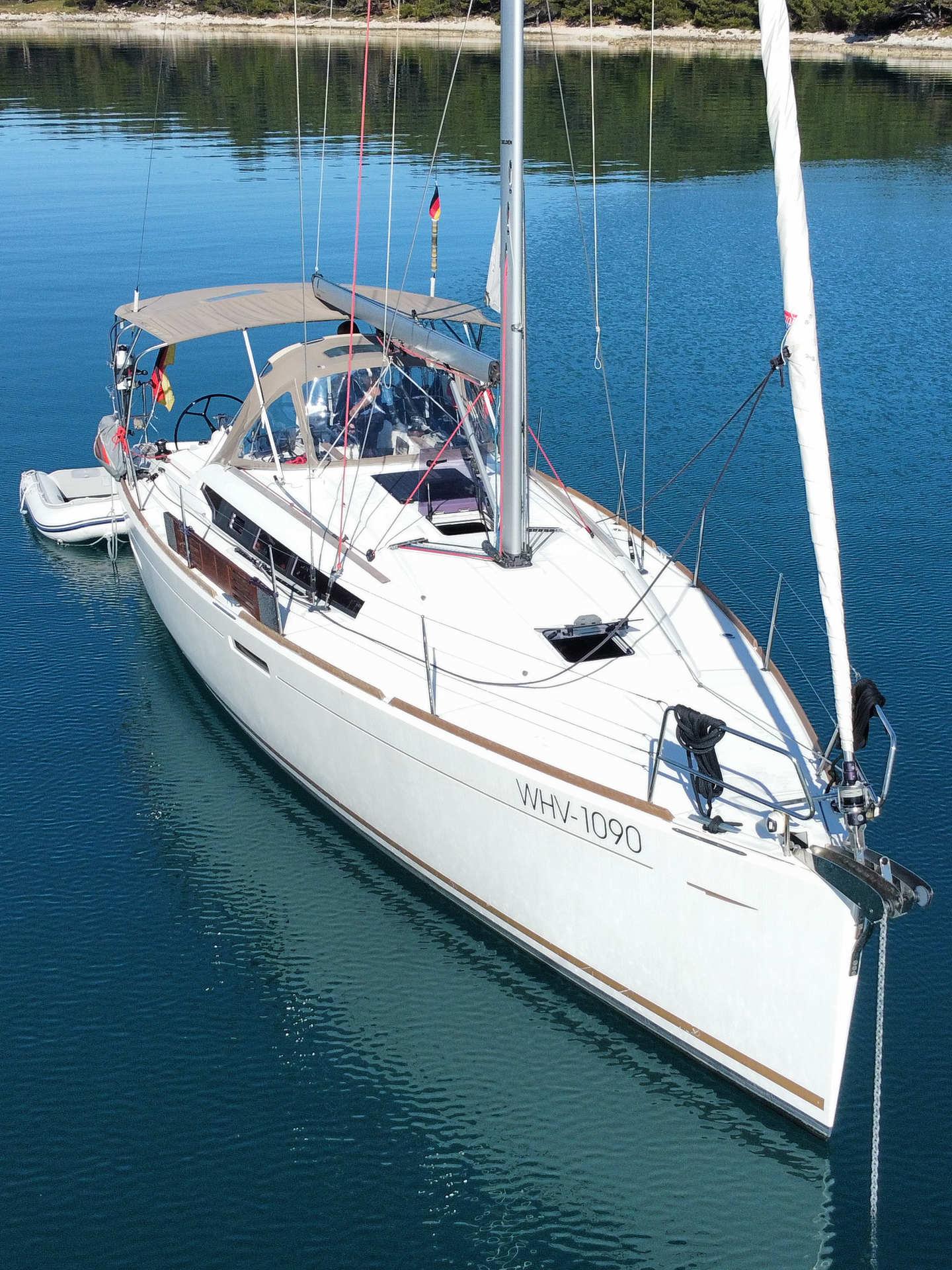 Sun Odyssey 389, picture 4