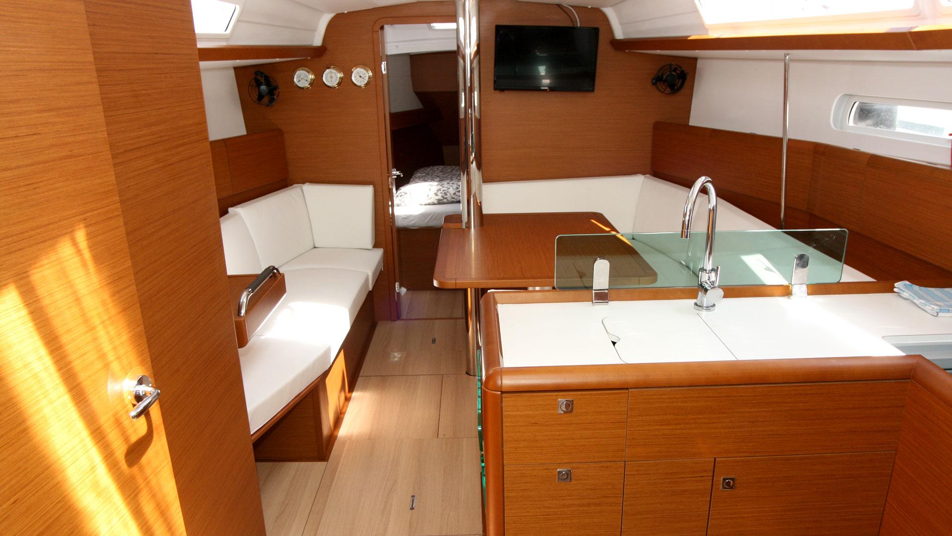 Sun Odyssey 389, picture 15