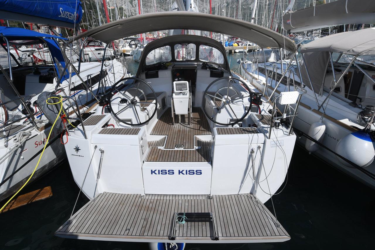 Sun Odyssey 419 - 3 cab. - Kiss Kiss, picture 1