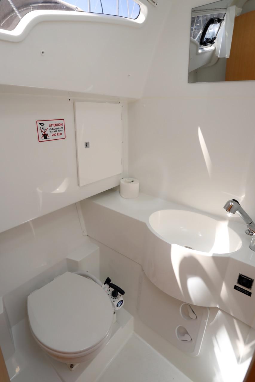 Sun Odyssey 319 - 2 cab., picture 8