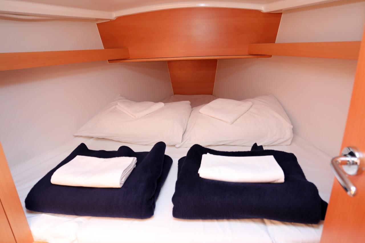 Sun Odyssey 319 - 2 cab., picture 6