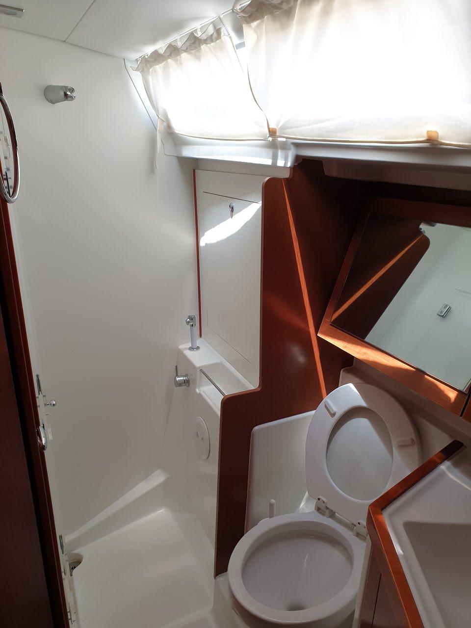 Oceanis 41, picture 9