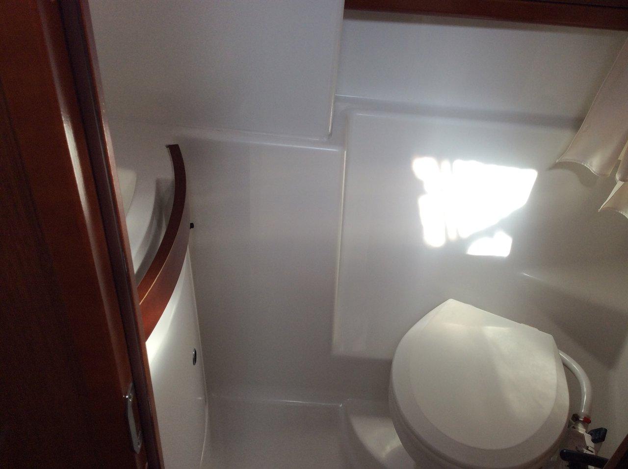 Oceanis 43, picture 11