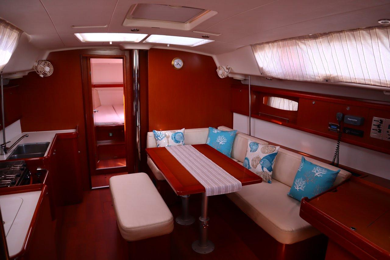 Oceanis 43, picture 6