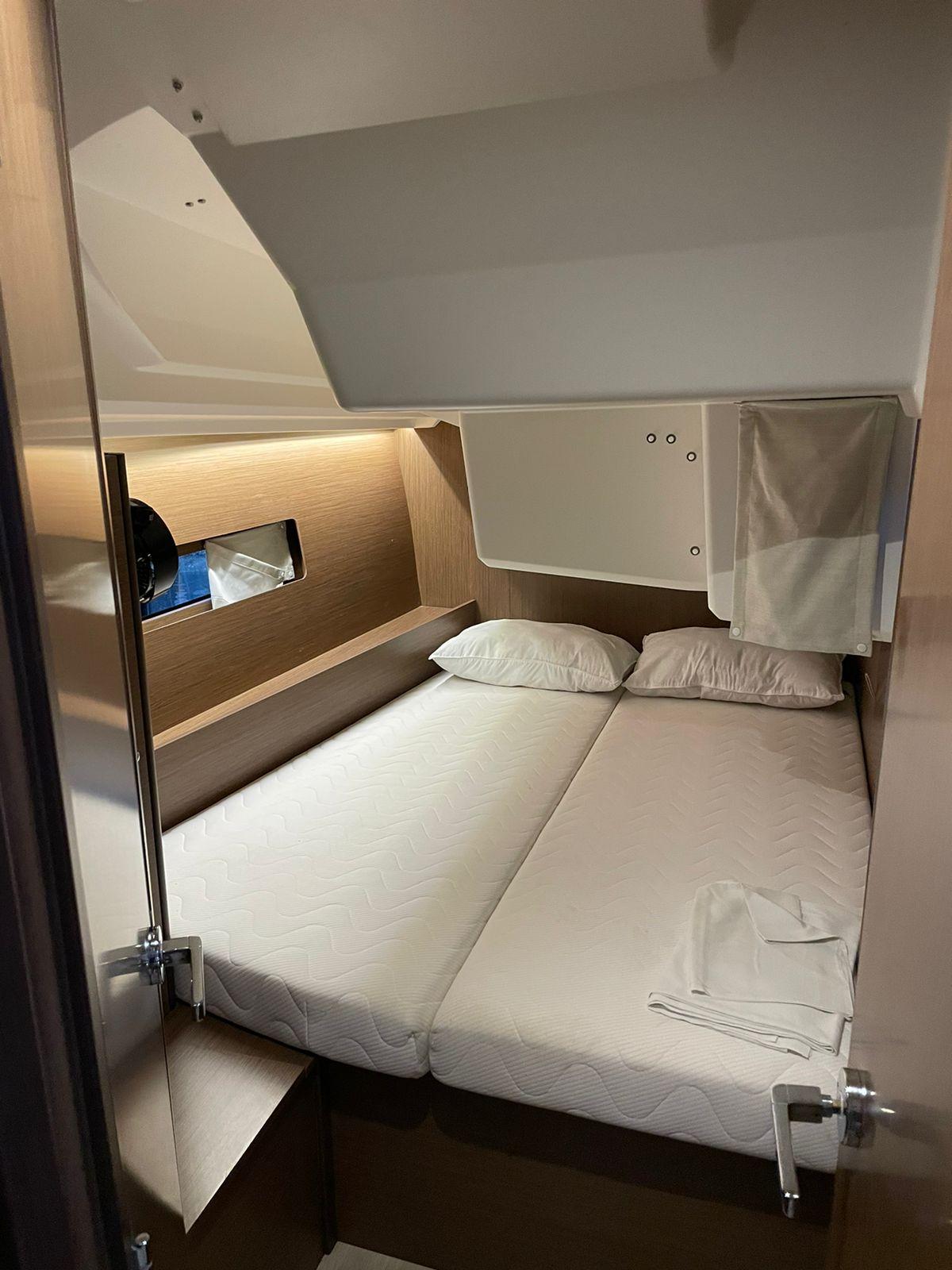 Oceanis 40.1, picture 9