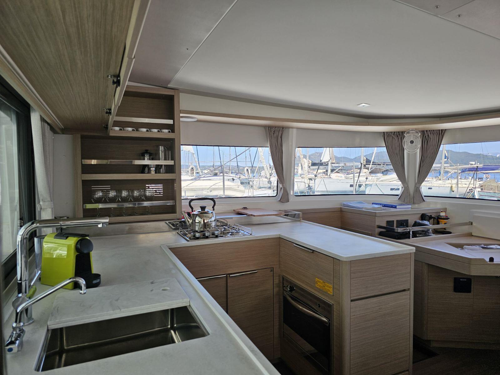 Lagoon 46 - 4 + 1 cab., picture 8