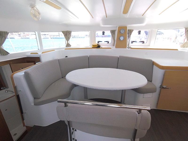 Lagoon 380 - 4 + 2 cab., picture 6