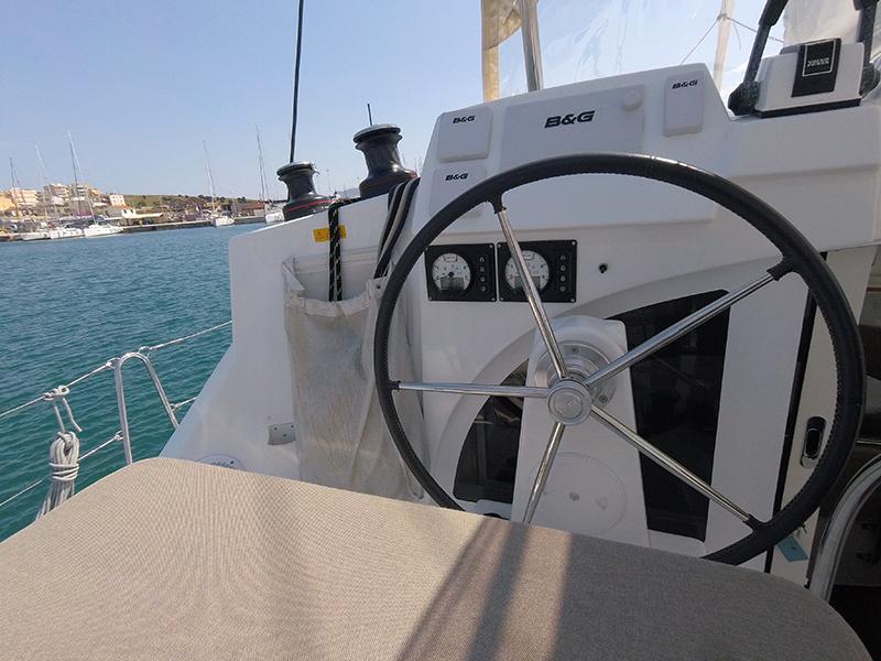 Lagoon 380 - 4 + 2 cab., picture 4